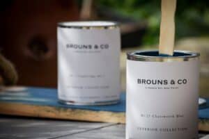 Linseed oil paint cans from Brouns & Co.